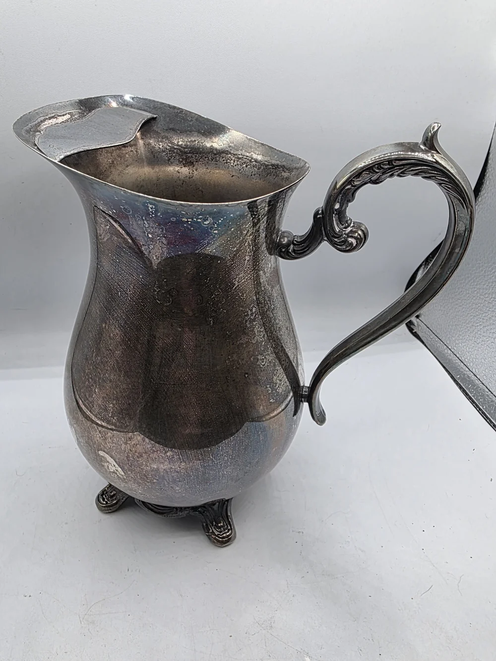Vintage Wm. Rogers Silver Plated Beverage Water Pitcher with Ice Guard